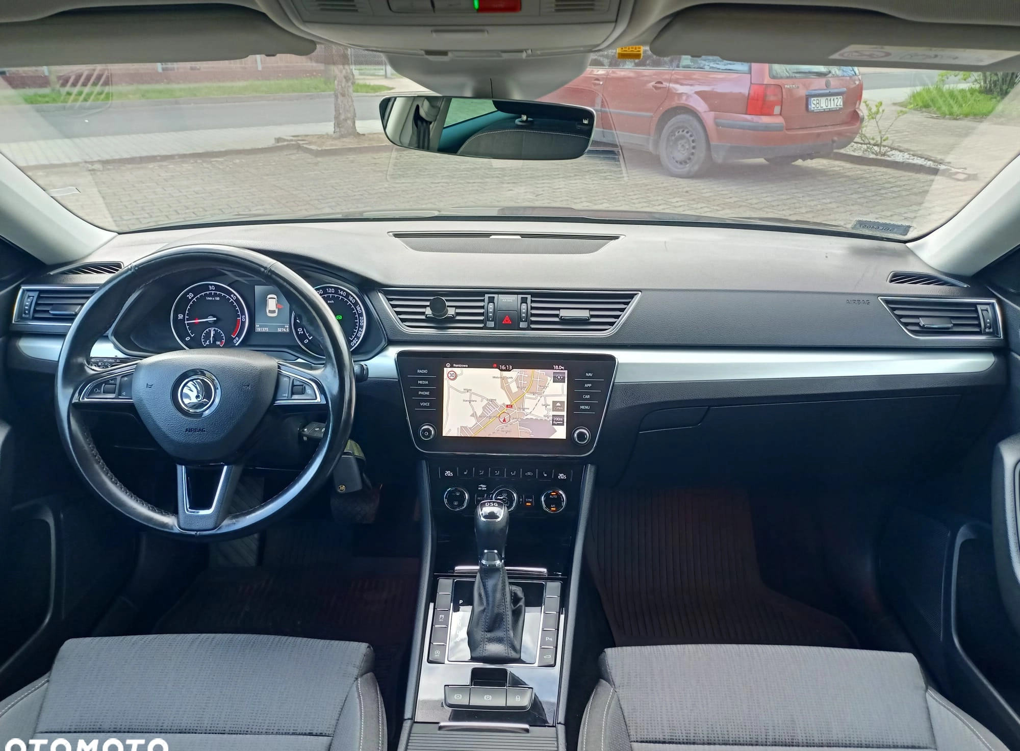 Skoda Superb cena 87900 przebieg: 190000, rok produkcji 2018 z Grybów małe 742